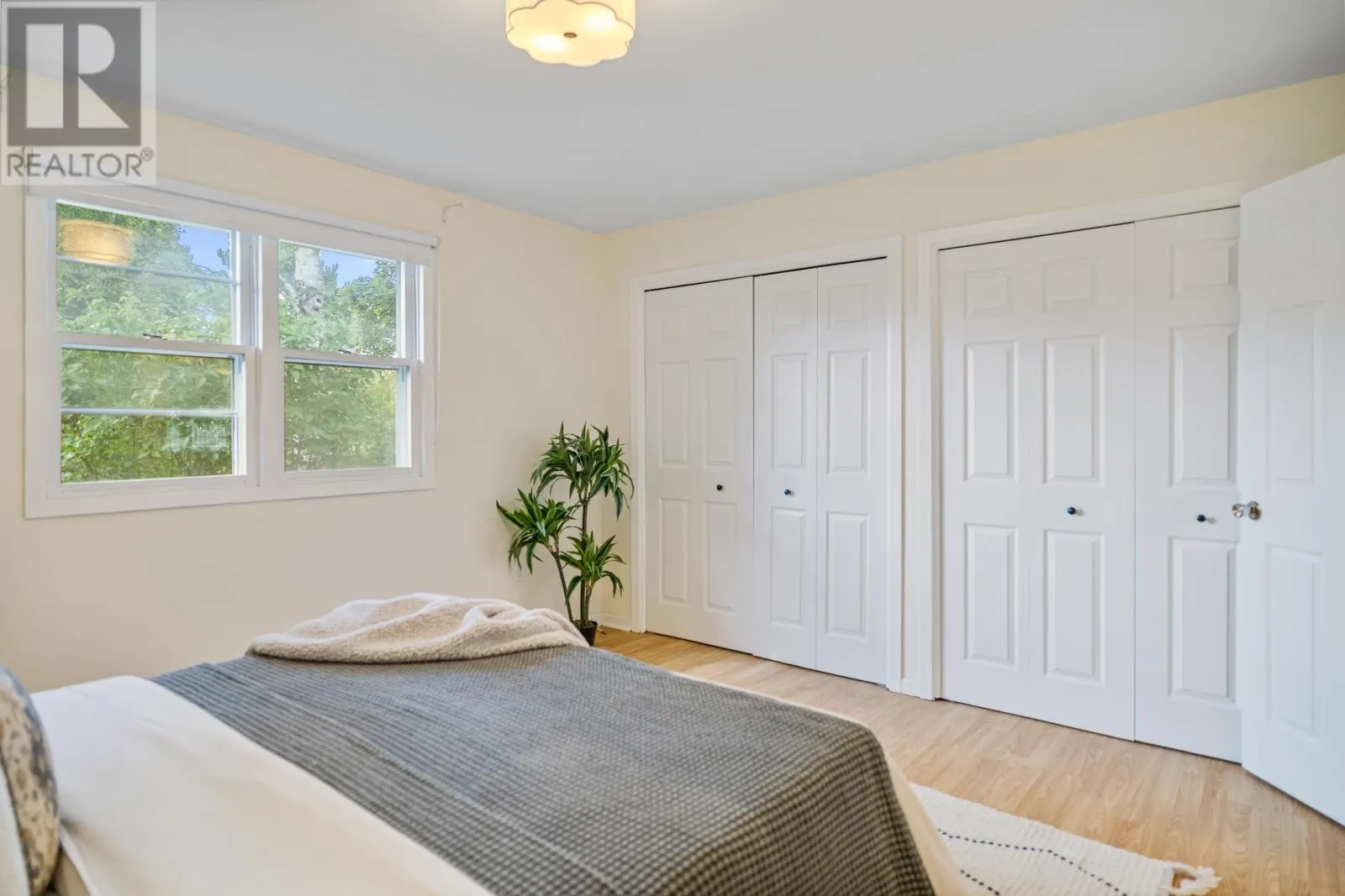 10 Emerald Drive
