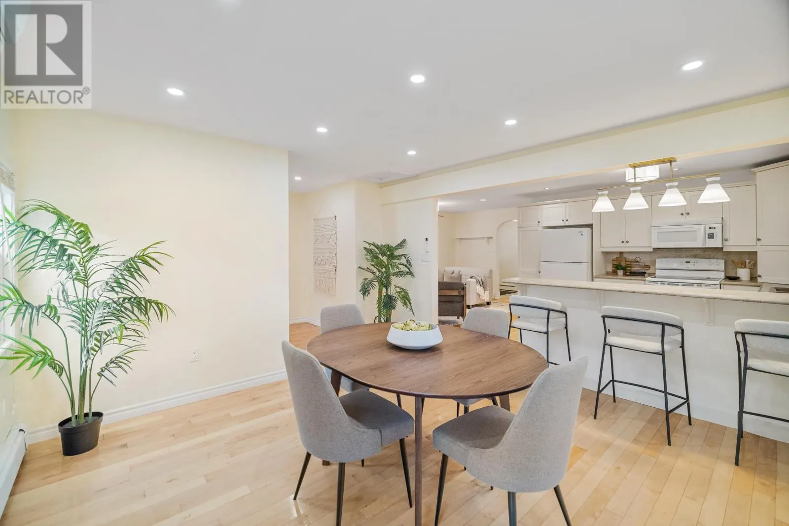 10 Emerald Drive