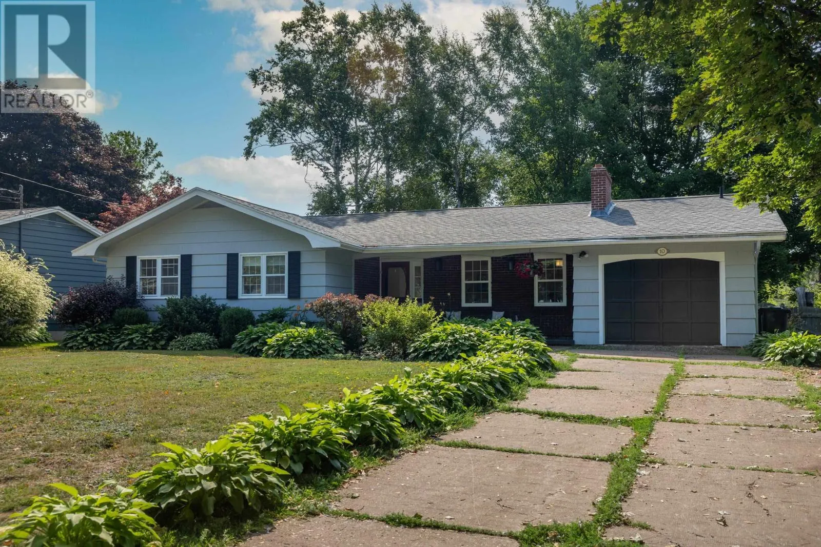 10 Emerald Drive