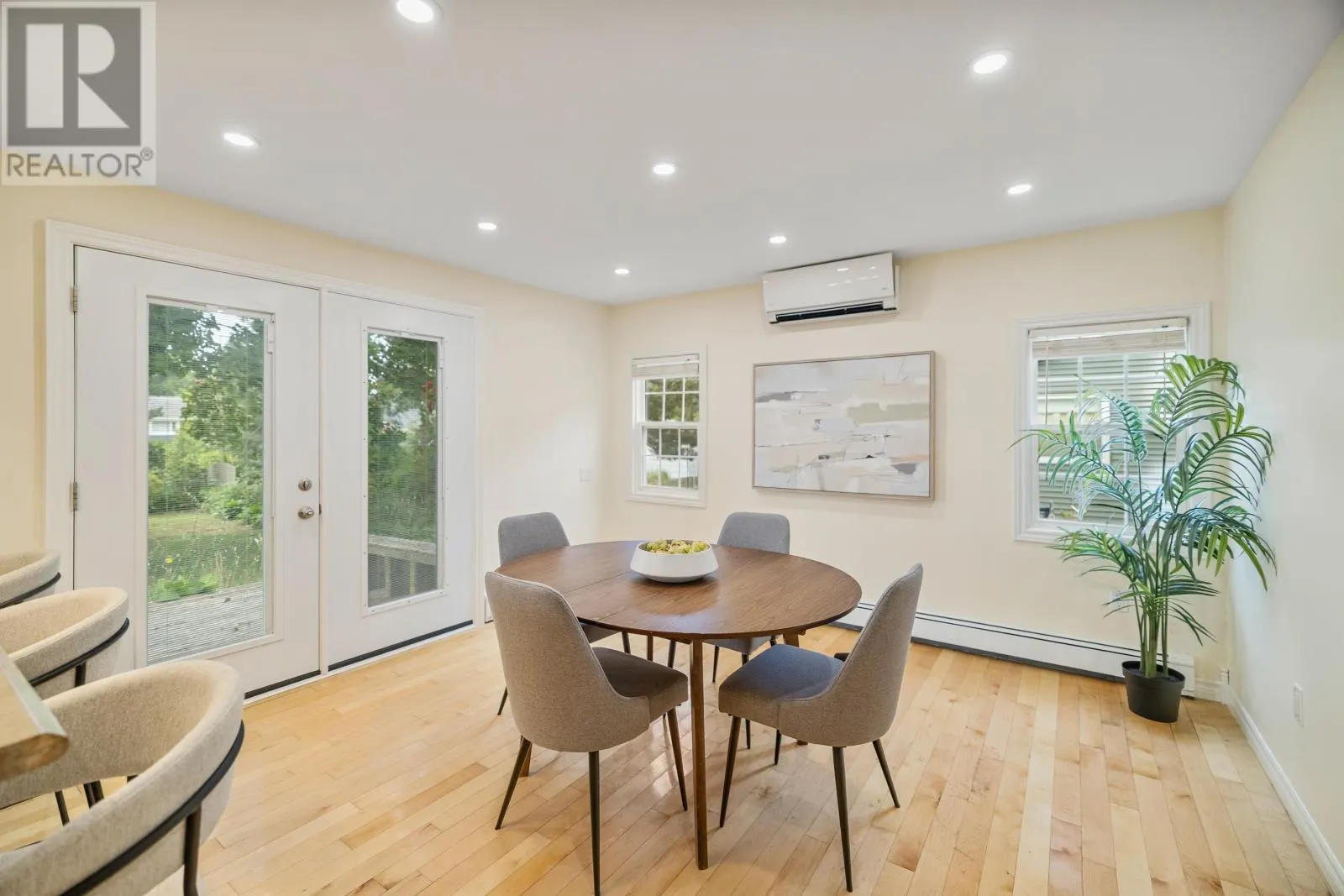 10 Emerald Drive