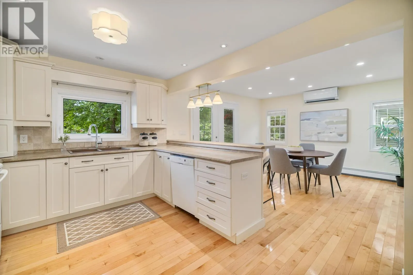 10 Emerald Drive