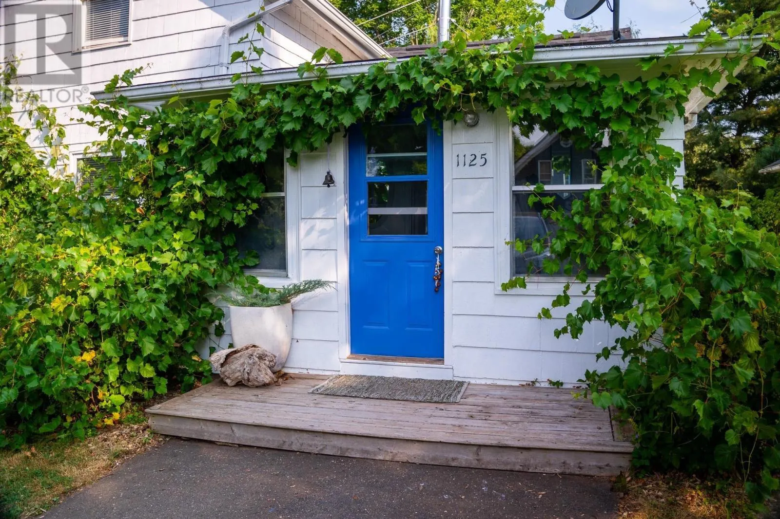 1125 First Street