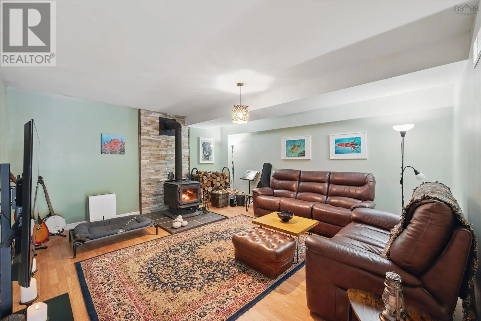 297 Leslie Road