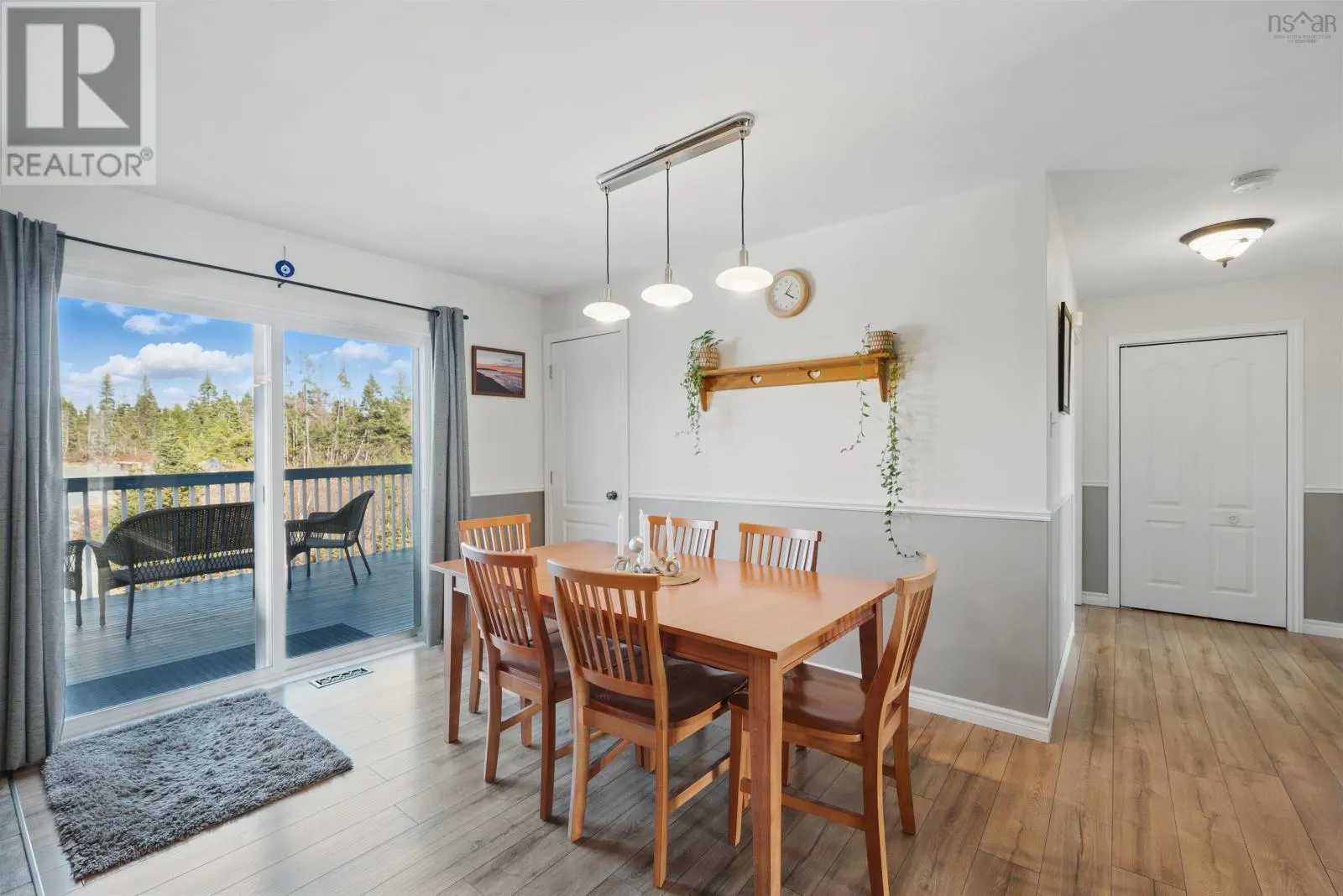 297 Leslie Road