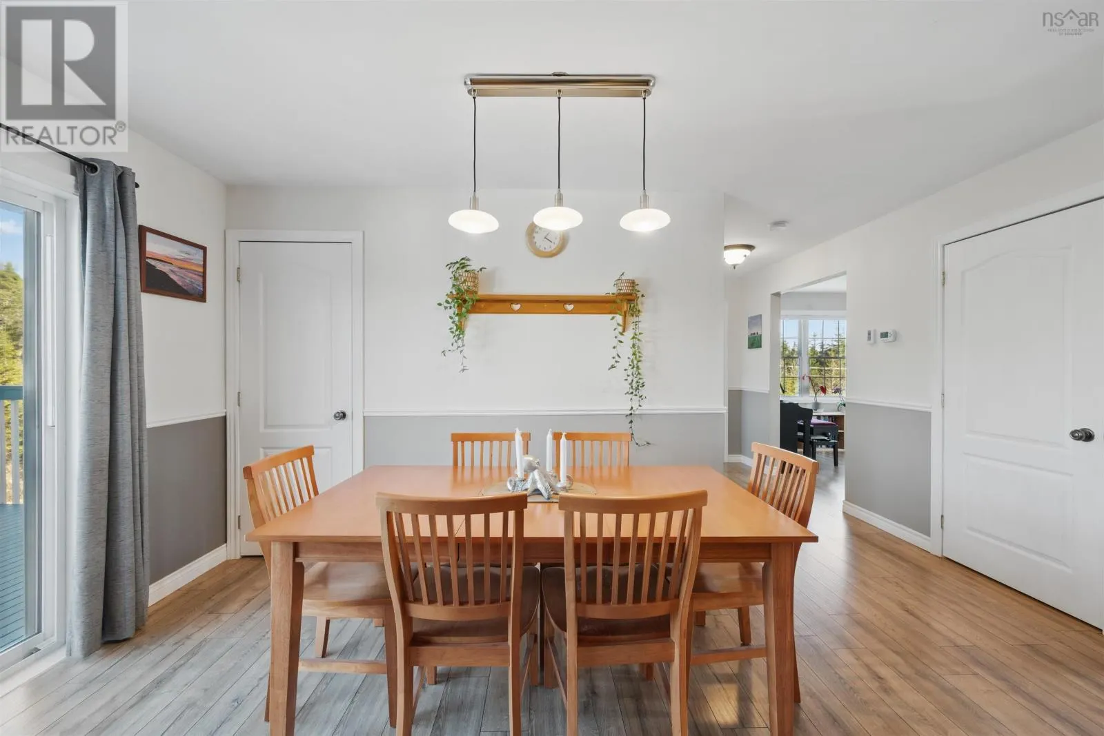 297 Leslie Road