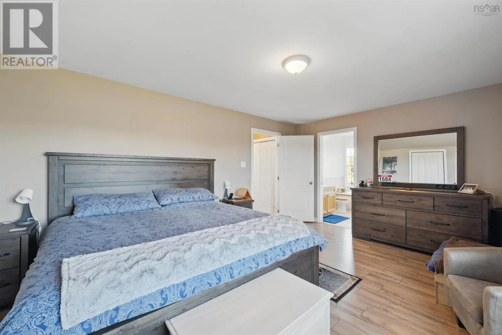 297 Leslie Road