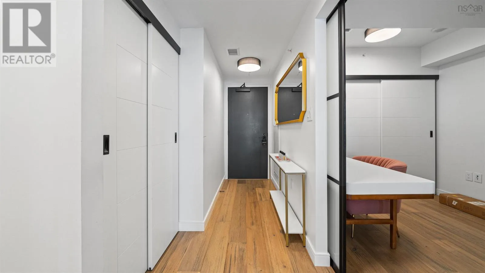 1650 1103 Granville Street