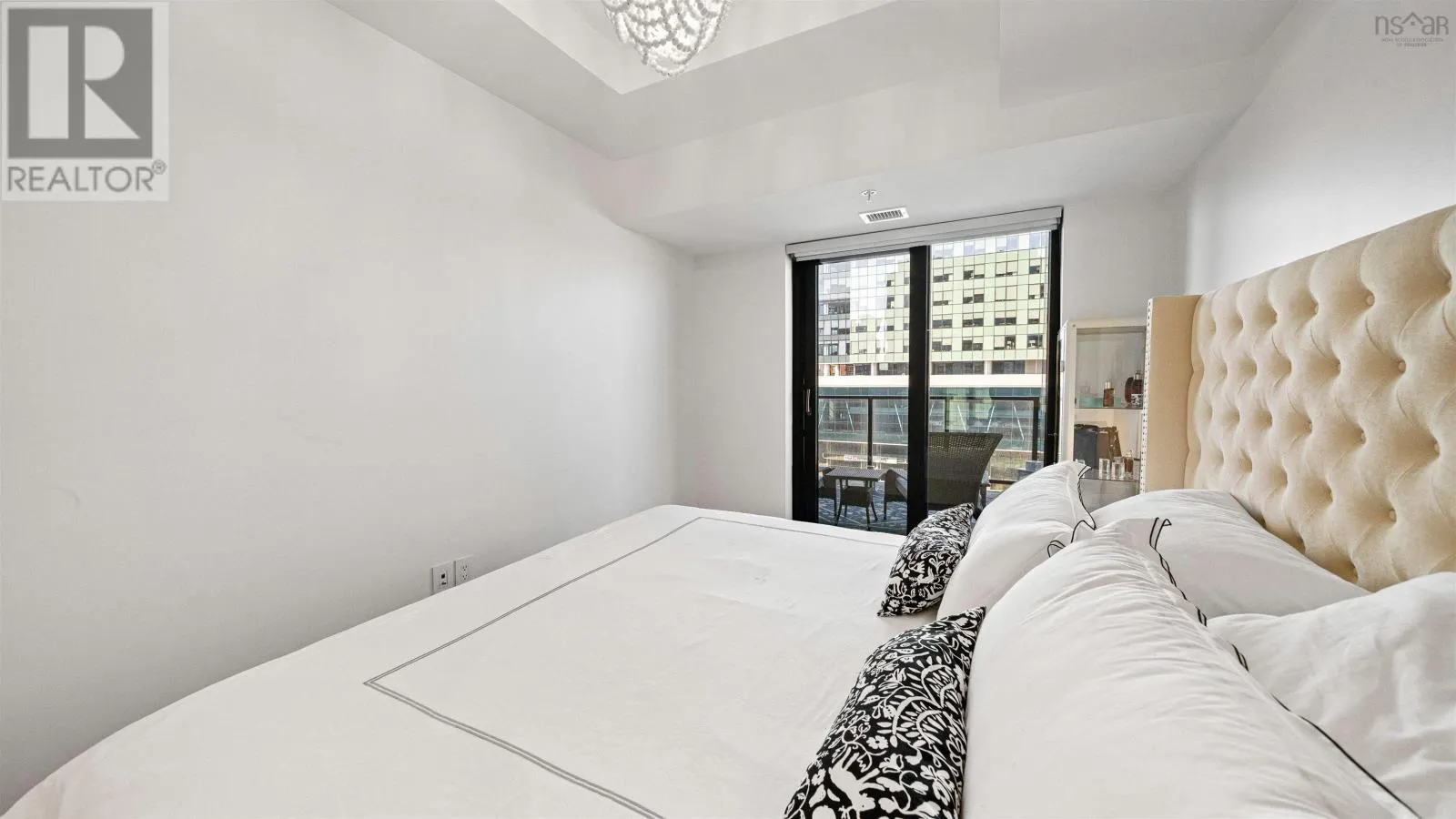 1650 1103 Granville Street