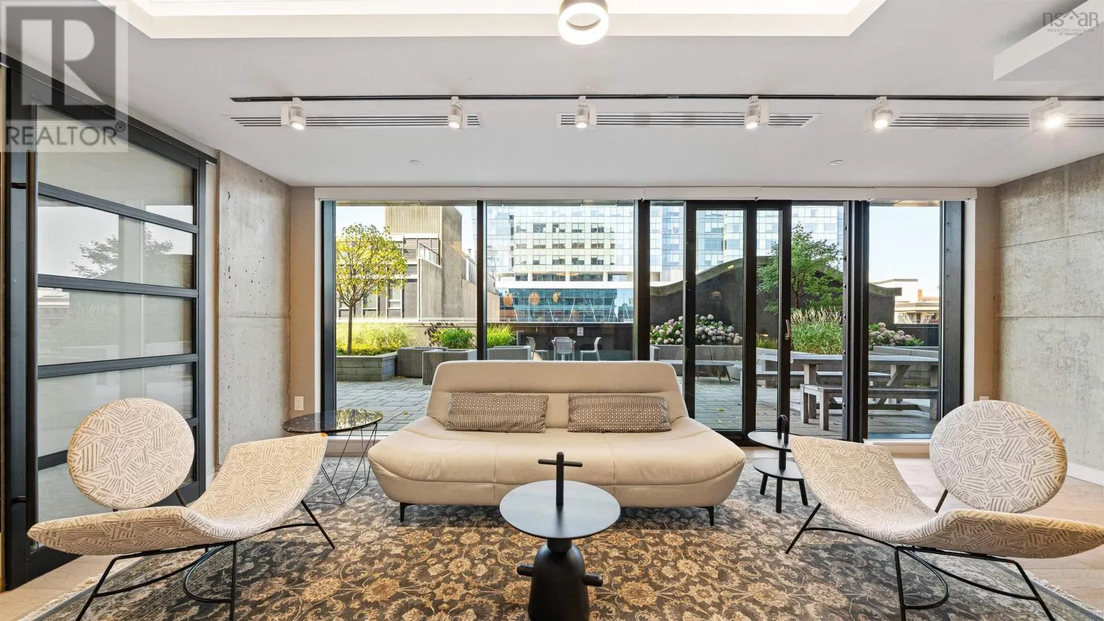 1650 1103 Granville Street