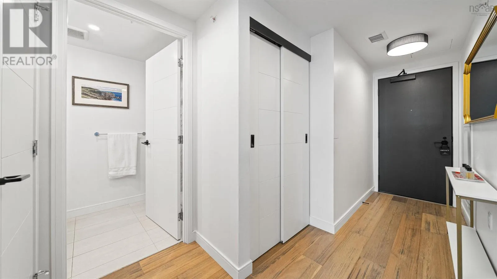 1650 1103 Granville Street