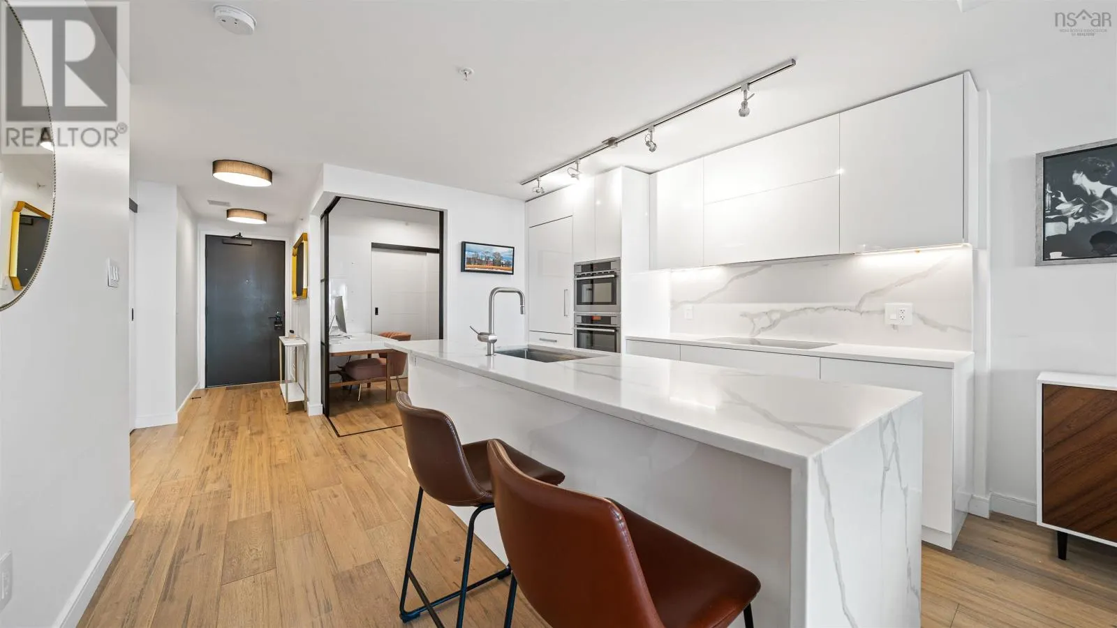 1650 1103 Granville Street