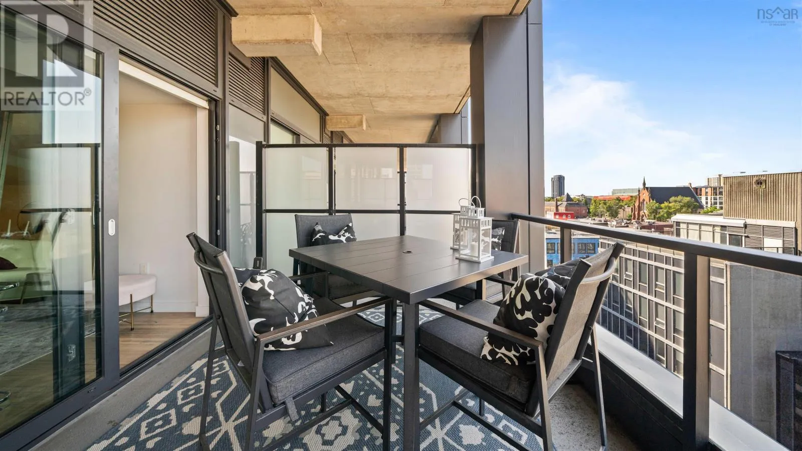 1650 1103 Granville Street
