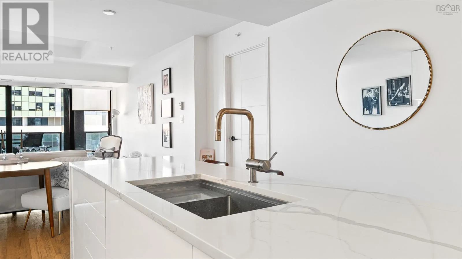 1650 1103 Granville Street