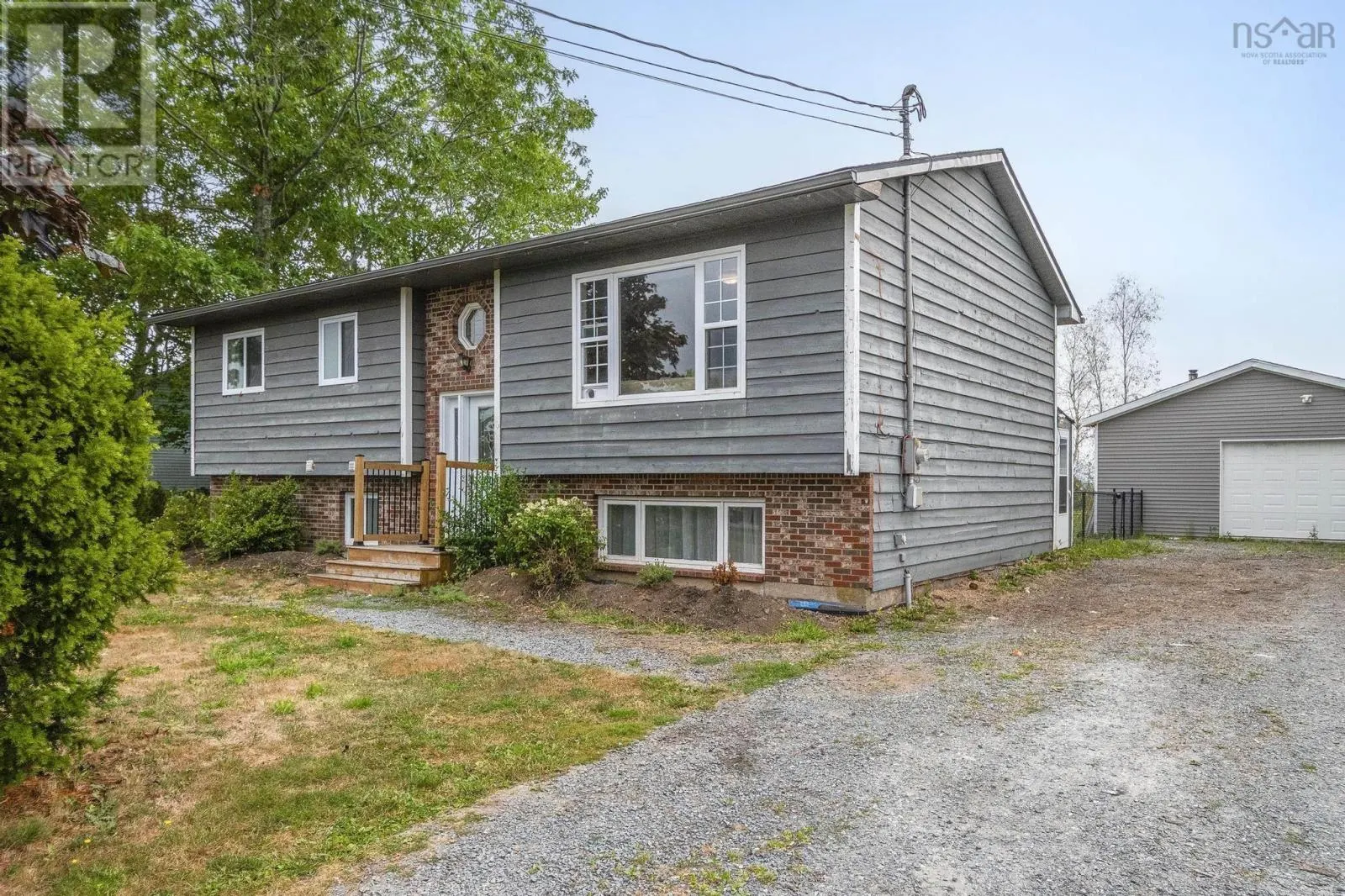 16 Ridgeview Street