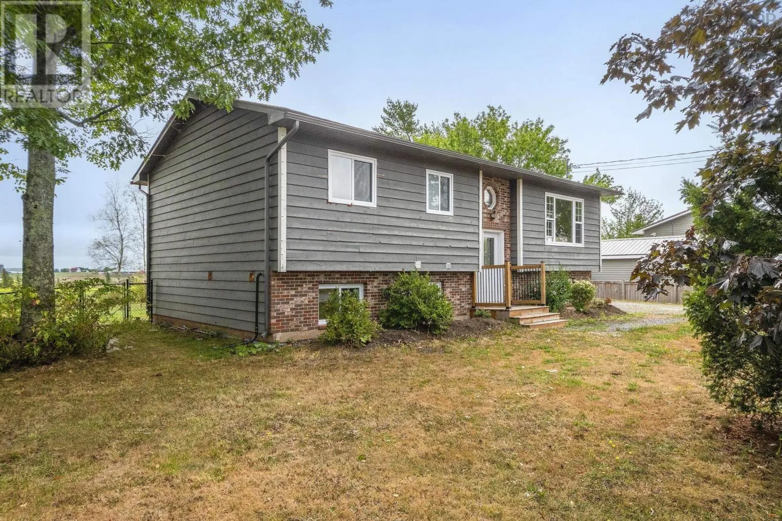 16 Ridgeview Street
