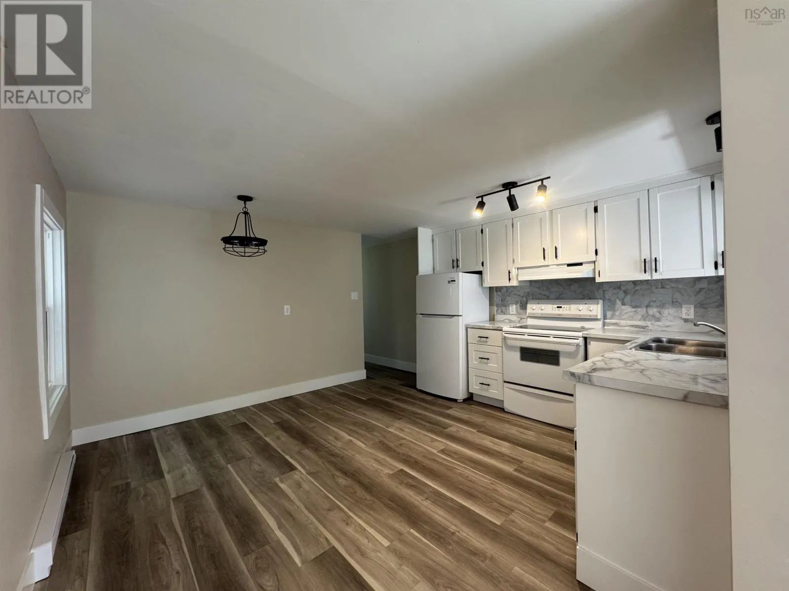 24 Frontier Drive