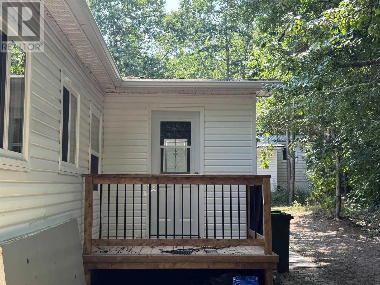 24 Frontier Drive