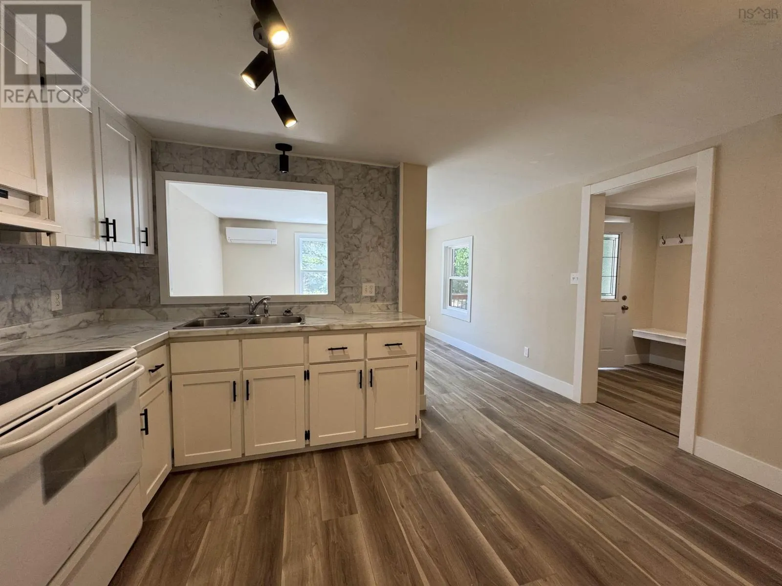 24 Frontier Drive