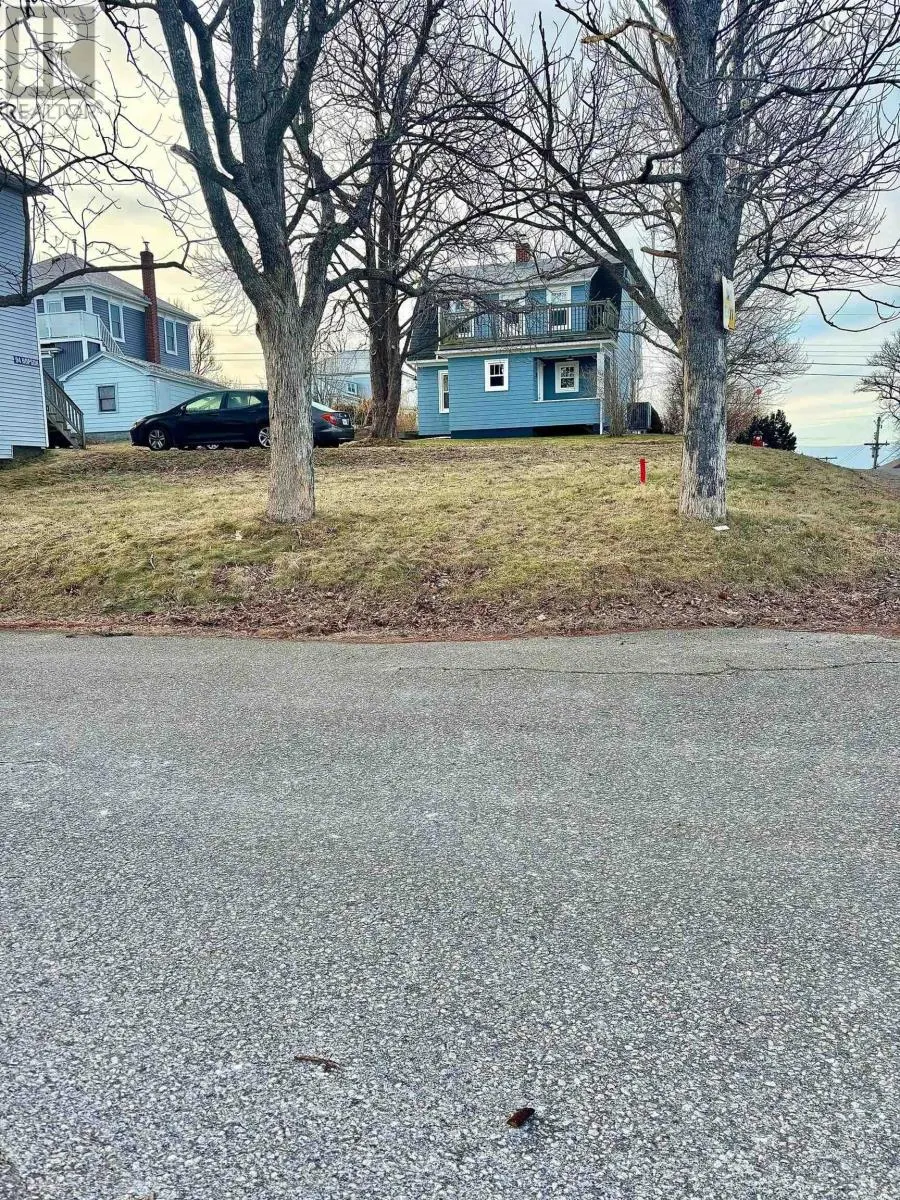 94 HOPSON Street