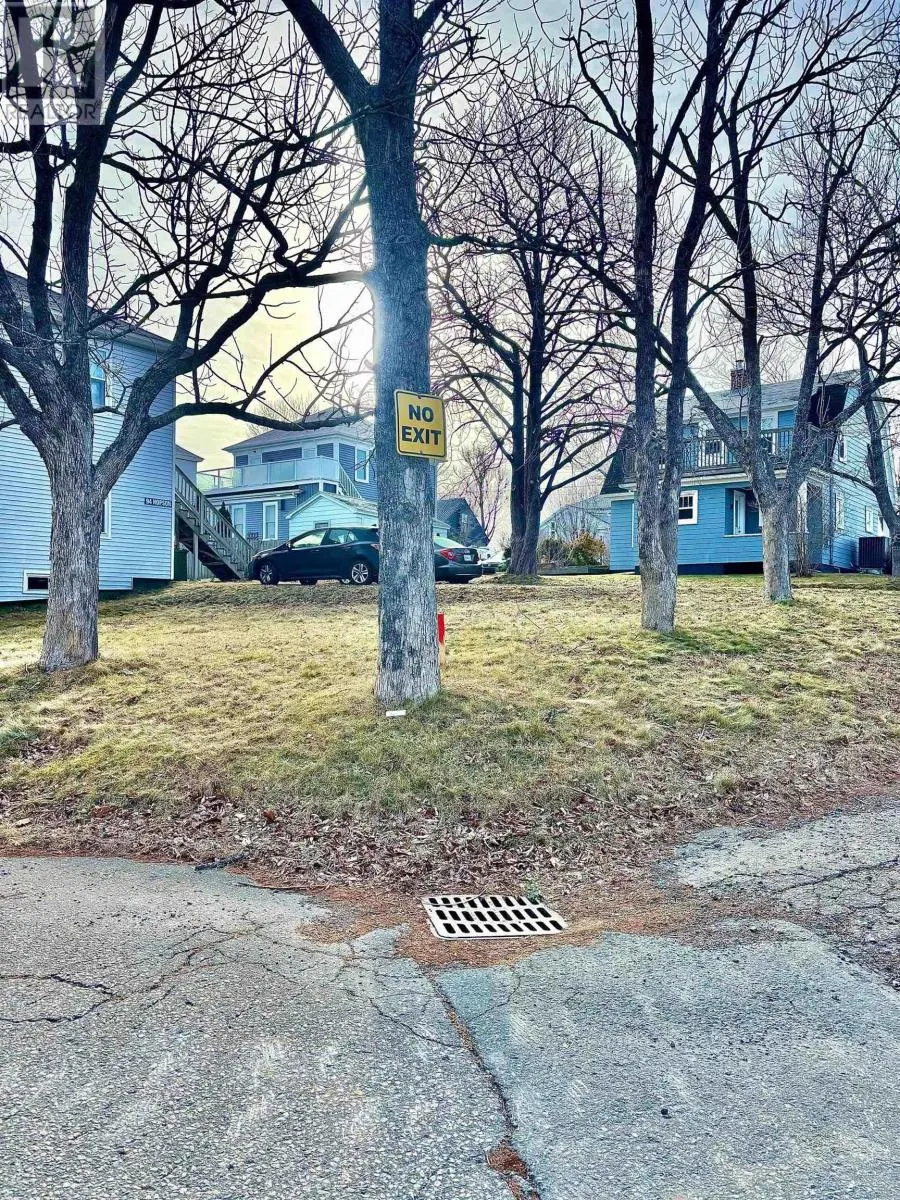 94 HOPSON Street