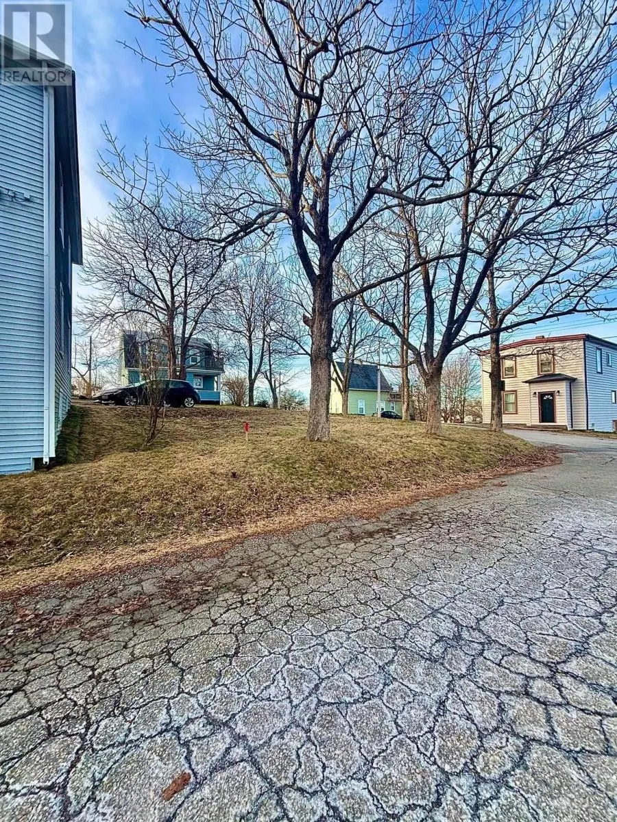 94 HOPSON Street