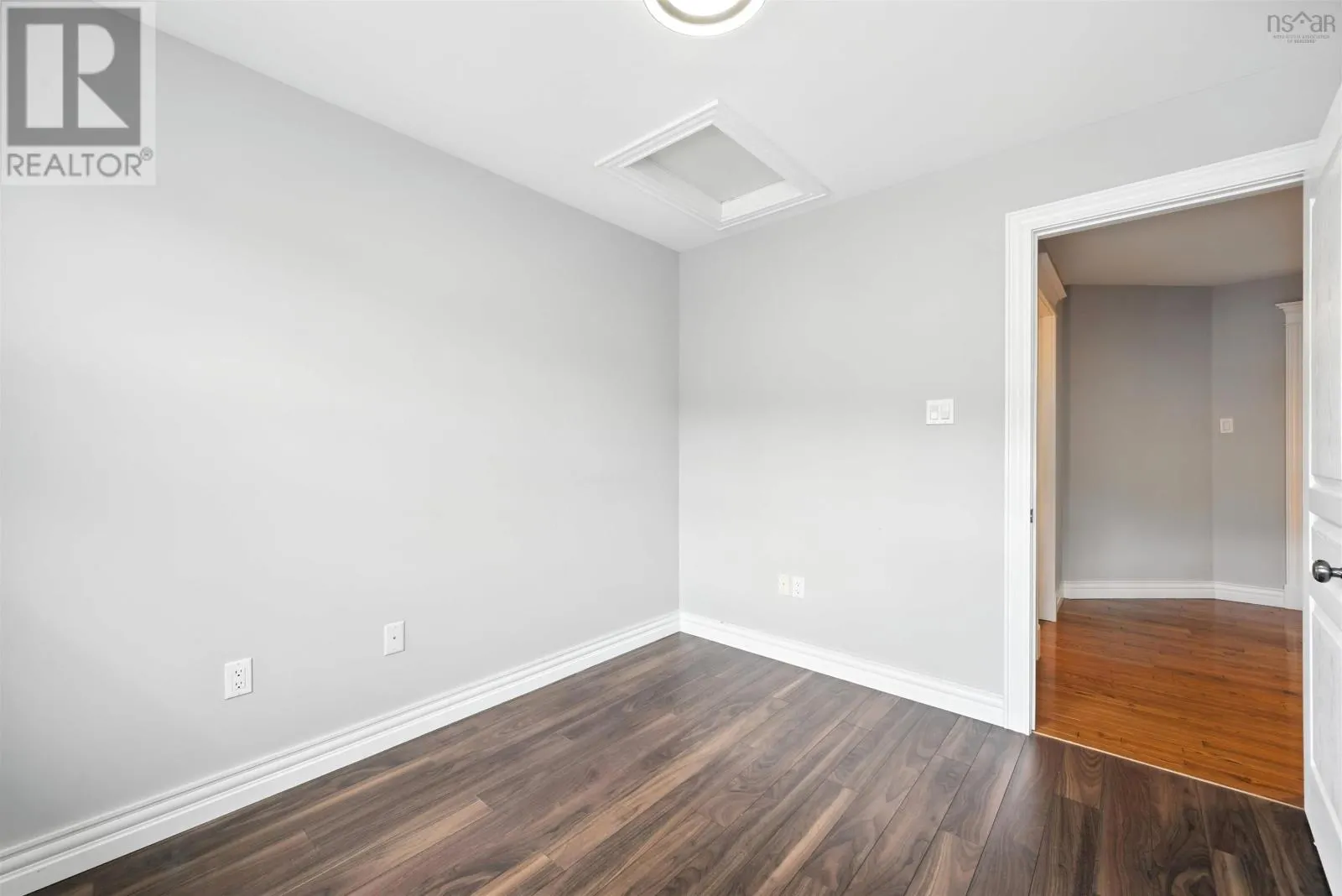 98 Castlepark Grove