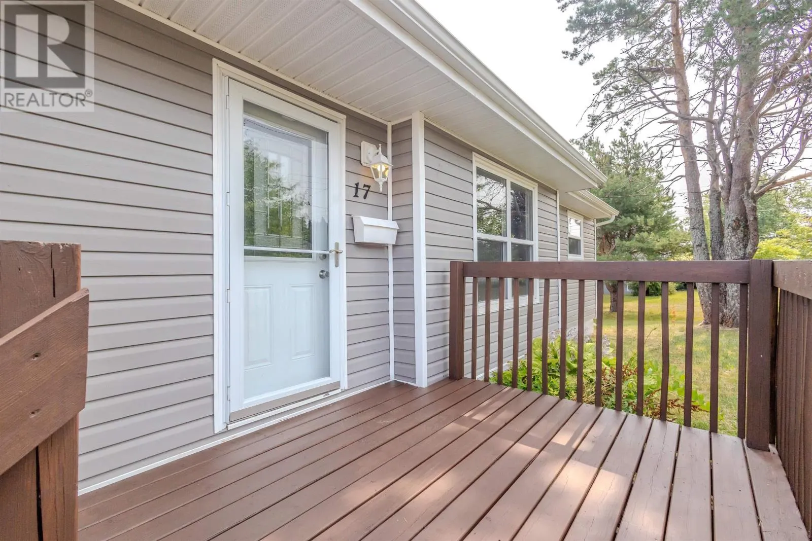 17 Hillcrest Drive