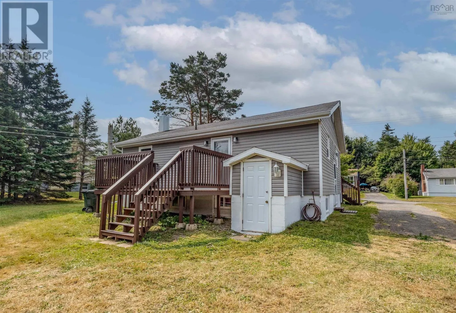 17 Hillcrest Drive