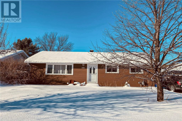 261 Penman Avenue, Garson