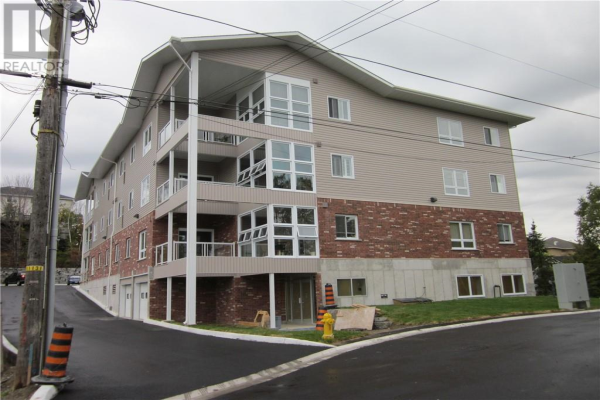 200 Caswell Drive Unit# 102, Sudbury