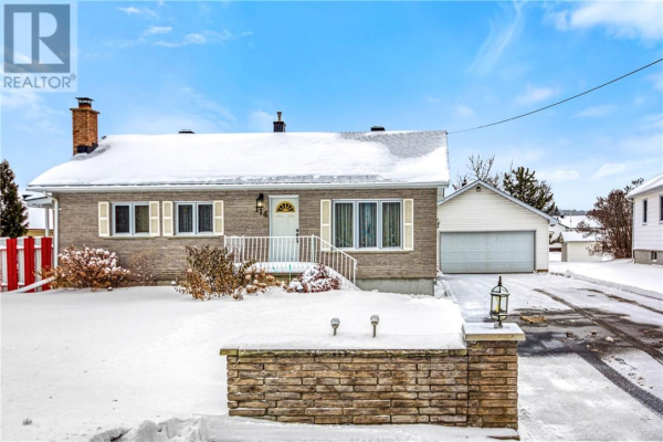 114 Main Street, Dowling