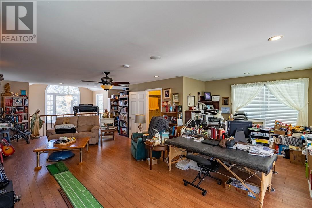 Listing 2100223 - Large Photo # 24