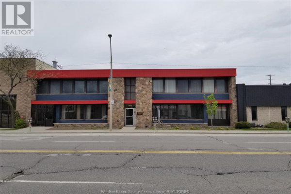 1050 UNIVERSITY AVENUE West, Windsor