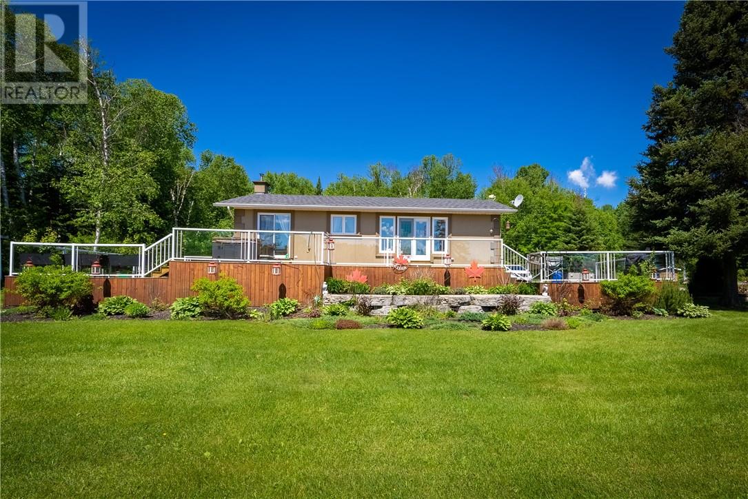 Listing 2104408 - Large Photo # 1