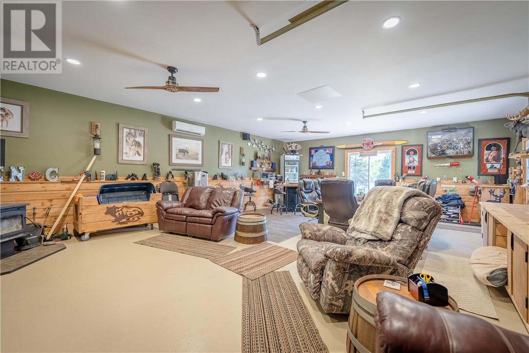 Listing 2104408 - Large Photo # 24