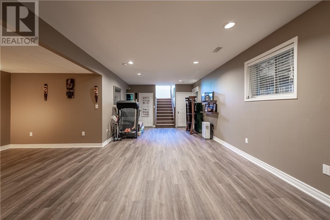 Listing 2104408 - Large Photo # 17