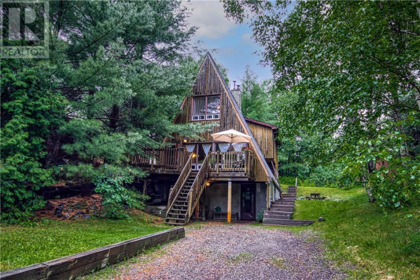 702 Sunnyside Road, Sudbury