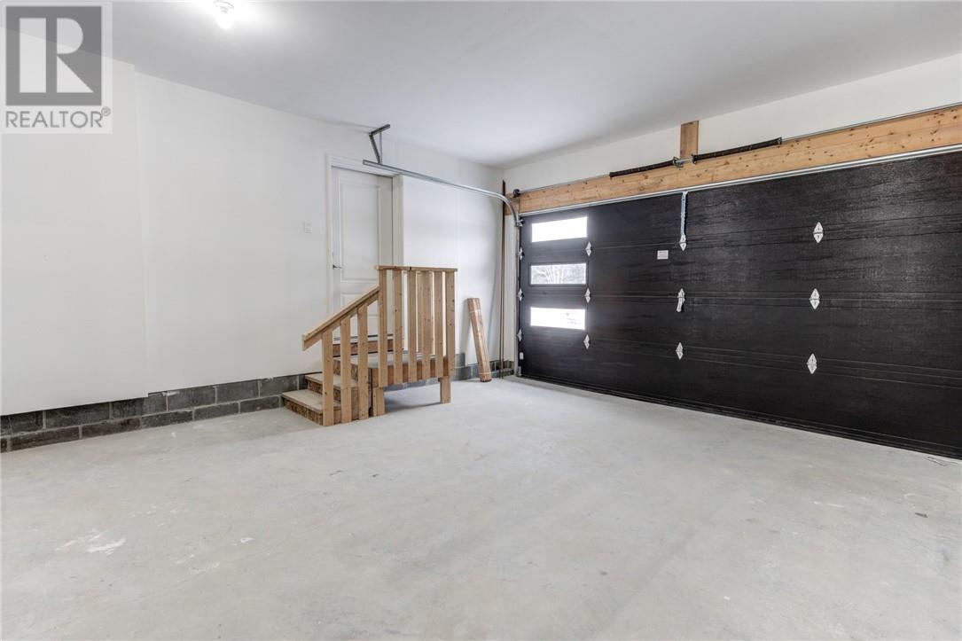 Listing 2105109 - Large Photo # 23