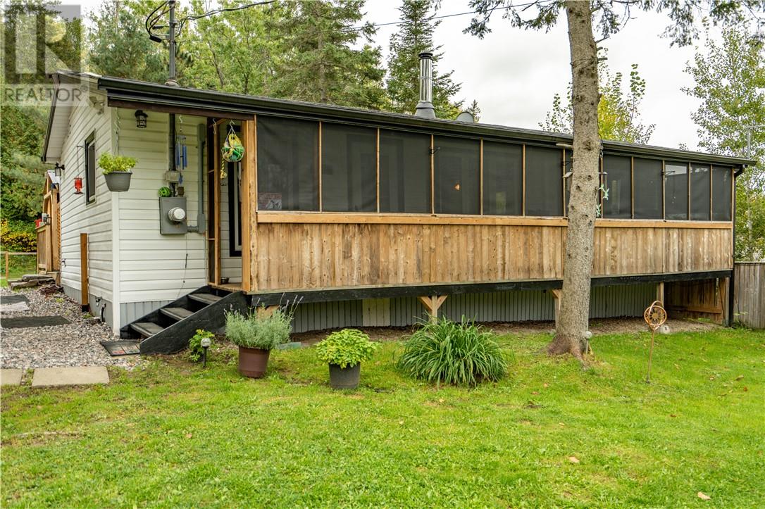 Listing 2108260 - Large Photo # 2