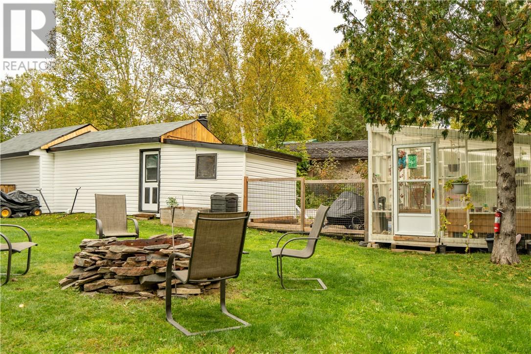 Listing 2108260 - Large Photo # 22