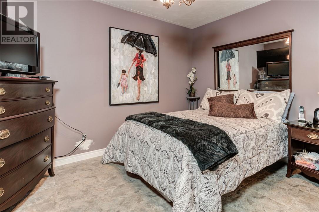 25 Plumtree Crescent