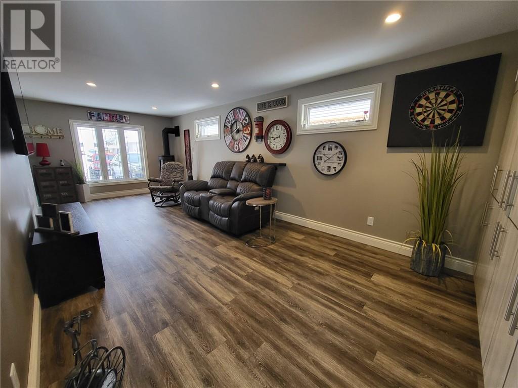 25 Plumtree Crescent