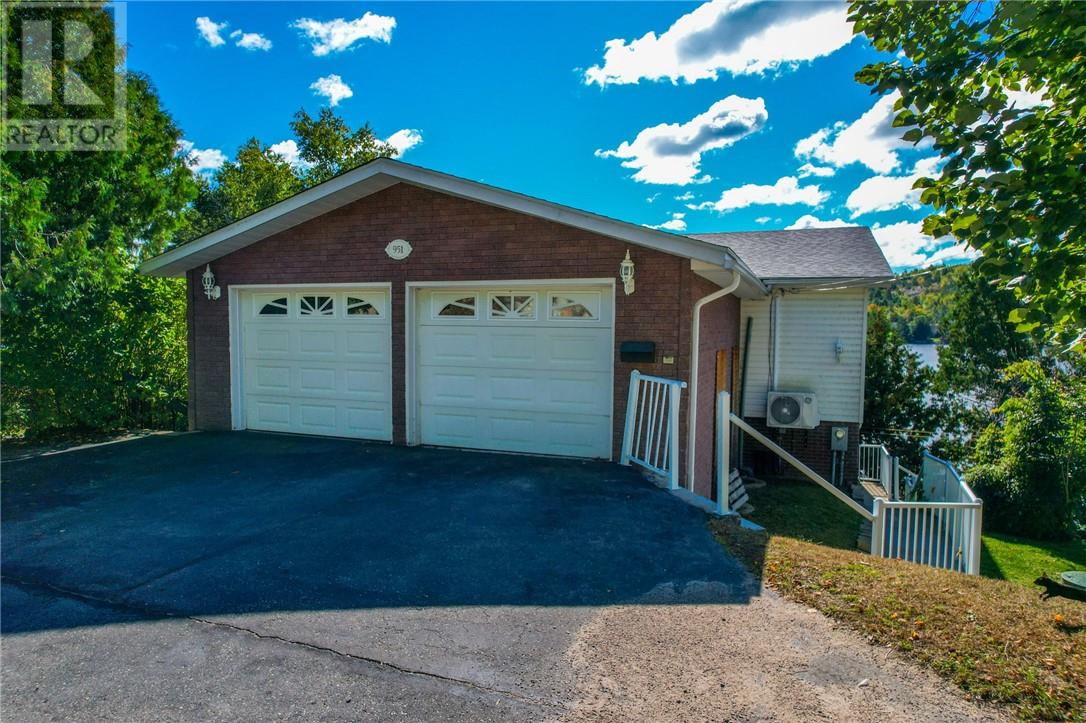 Listing 2108513 - Large Photo # 5