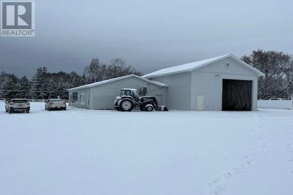 3789 Regional 15 Road, Chelmsford