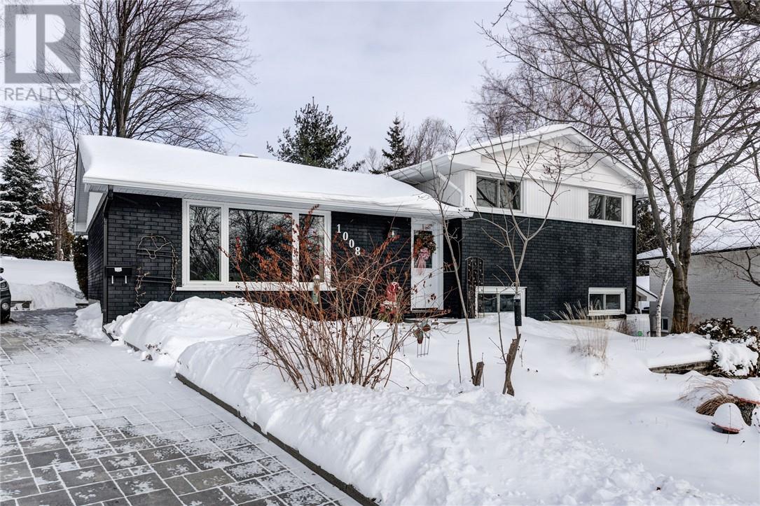 Listing 2109362 - Large Photo # 1