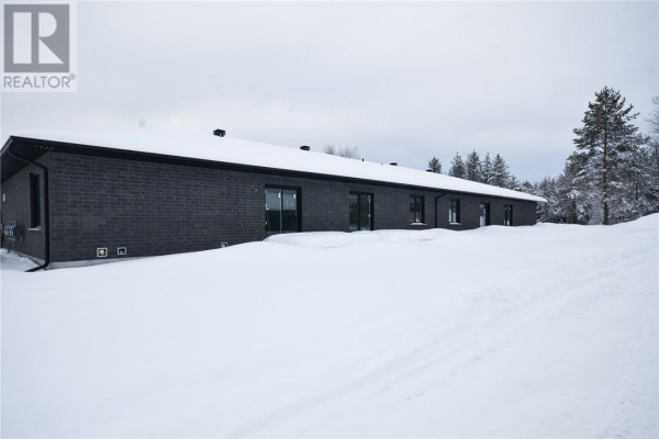 6040 Hwy 69 North N, Hanmer