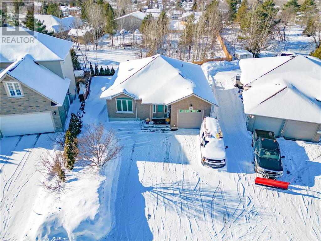 Listing 2109608 - Large Photo # 2