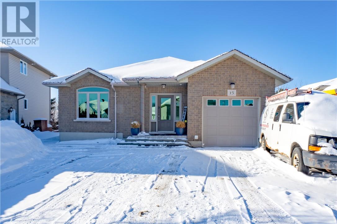 Listing 2109608 - Large Photo # 1