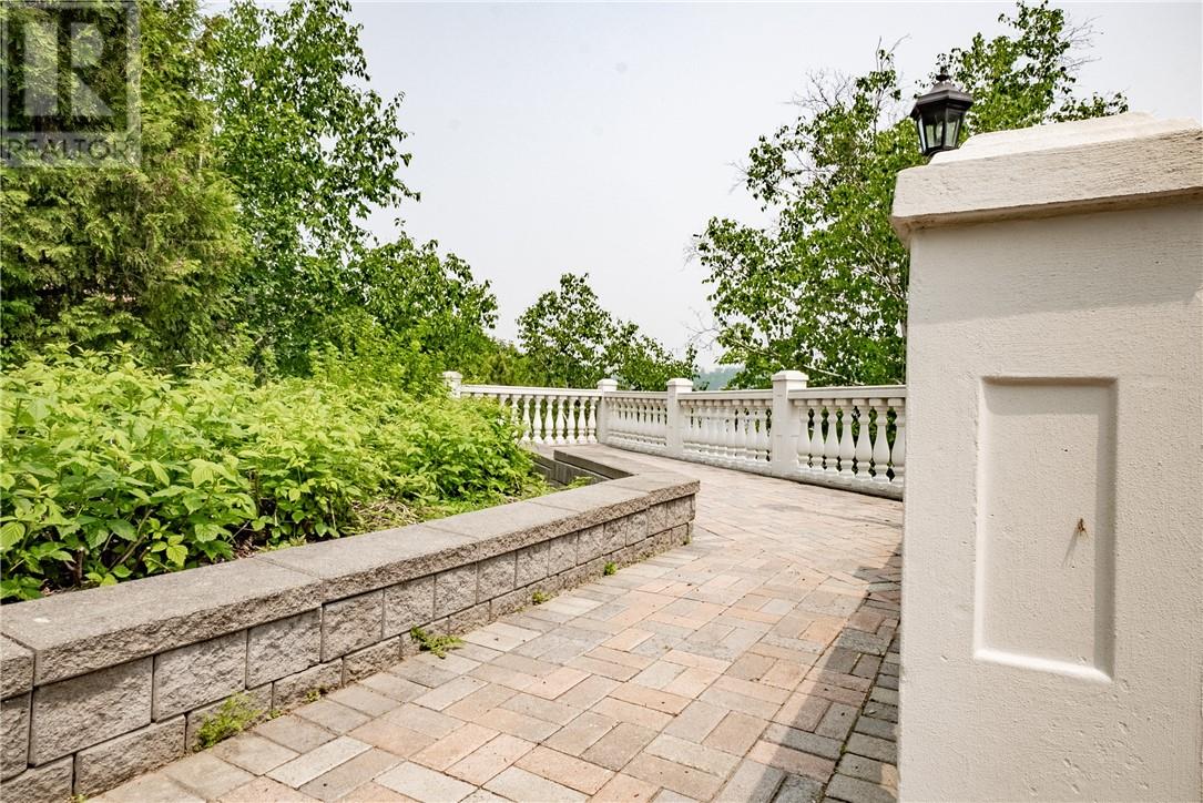 Listing 2109689 - Large Photo # 17