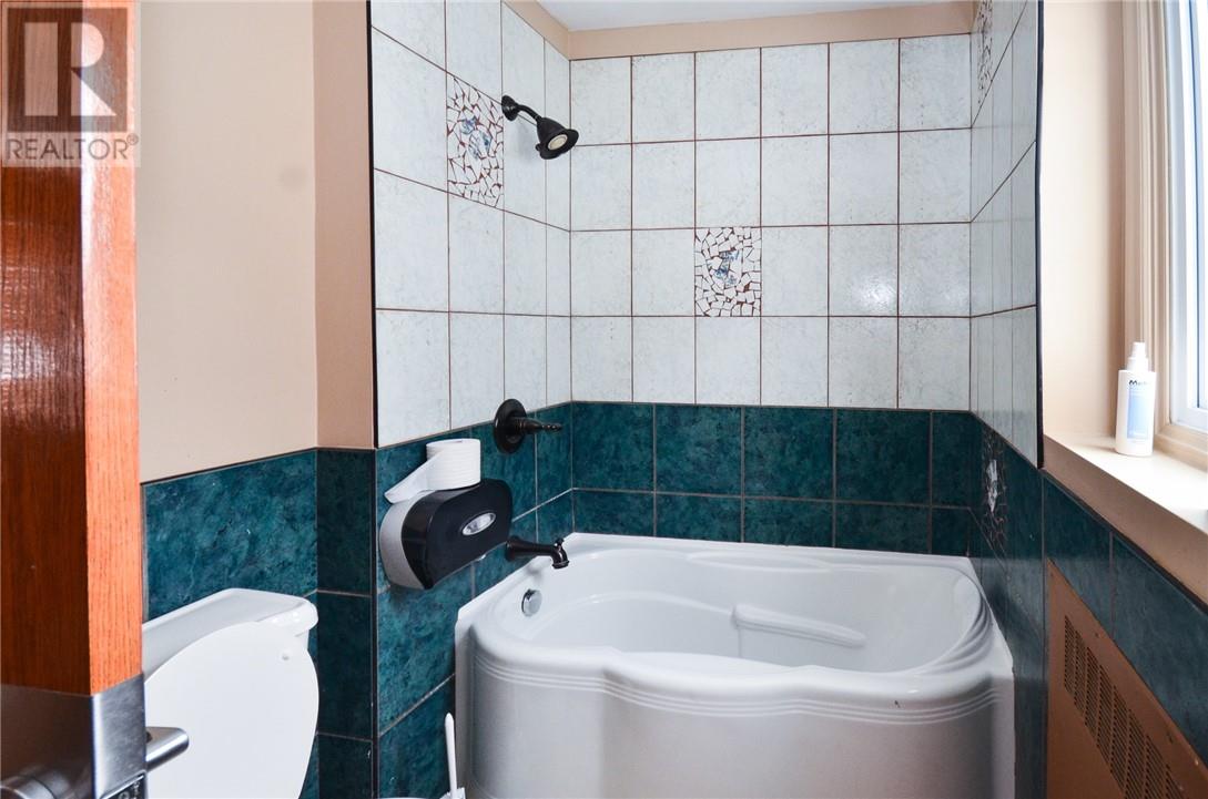 Listing 2109919 - Large Photo # 10